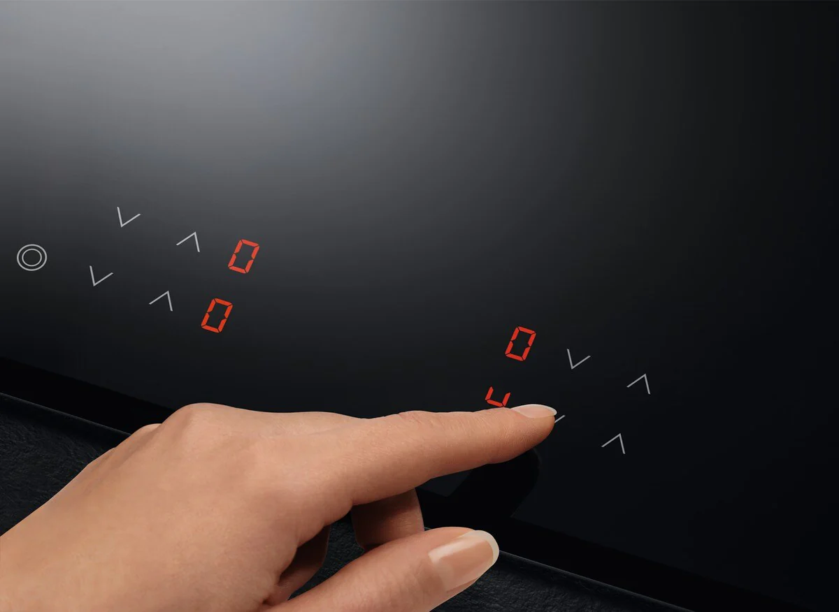 AEG HK624010FB Ceramic Hob - Image 3