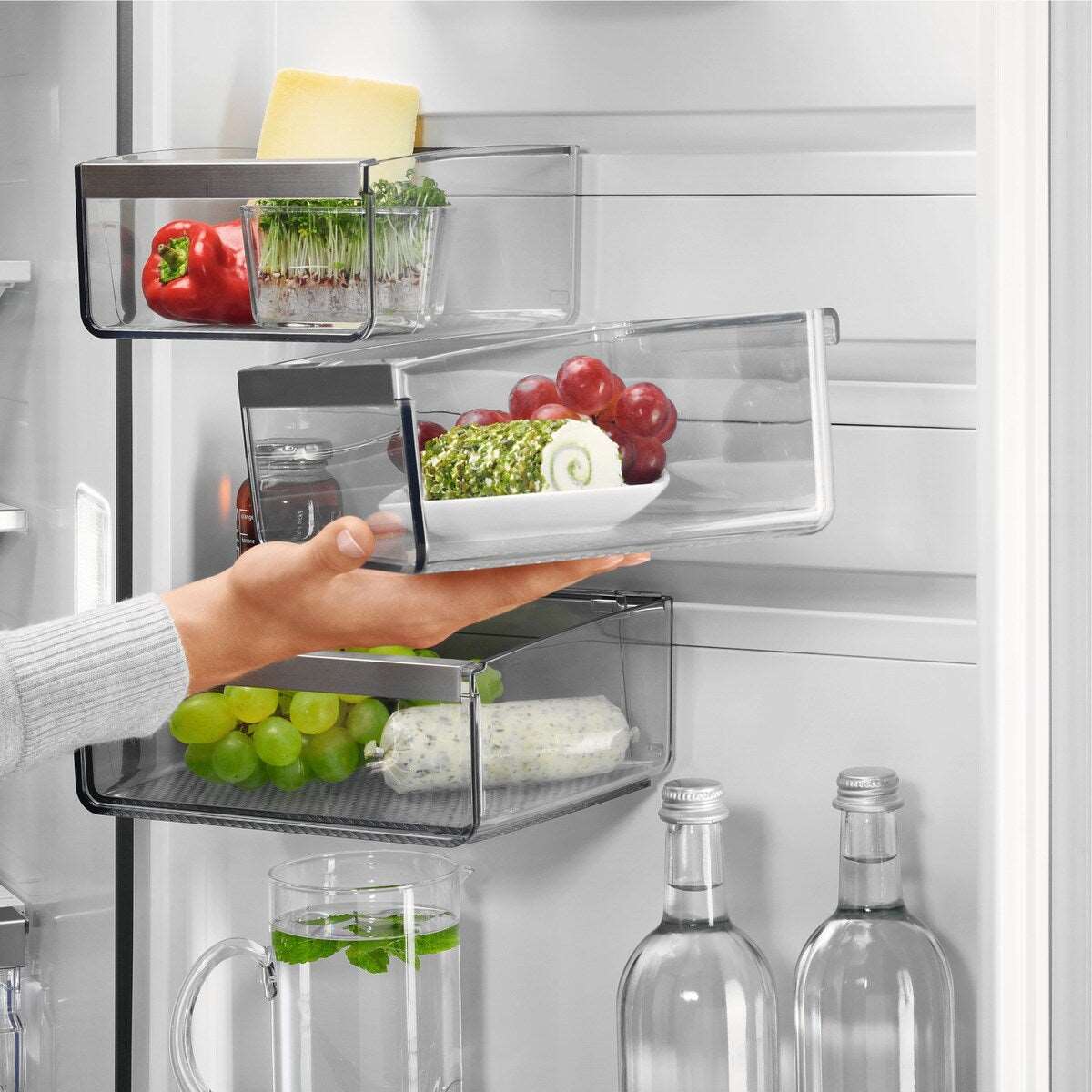 AEG RMB954E9VX Plumbed Stainless Steel American Fridge Freezer - Image 3