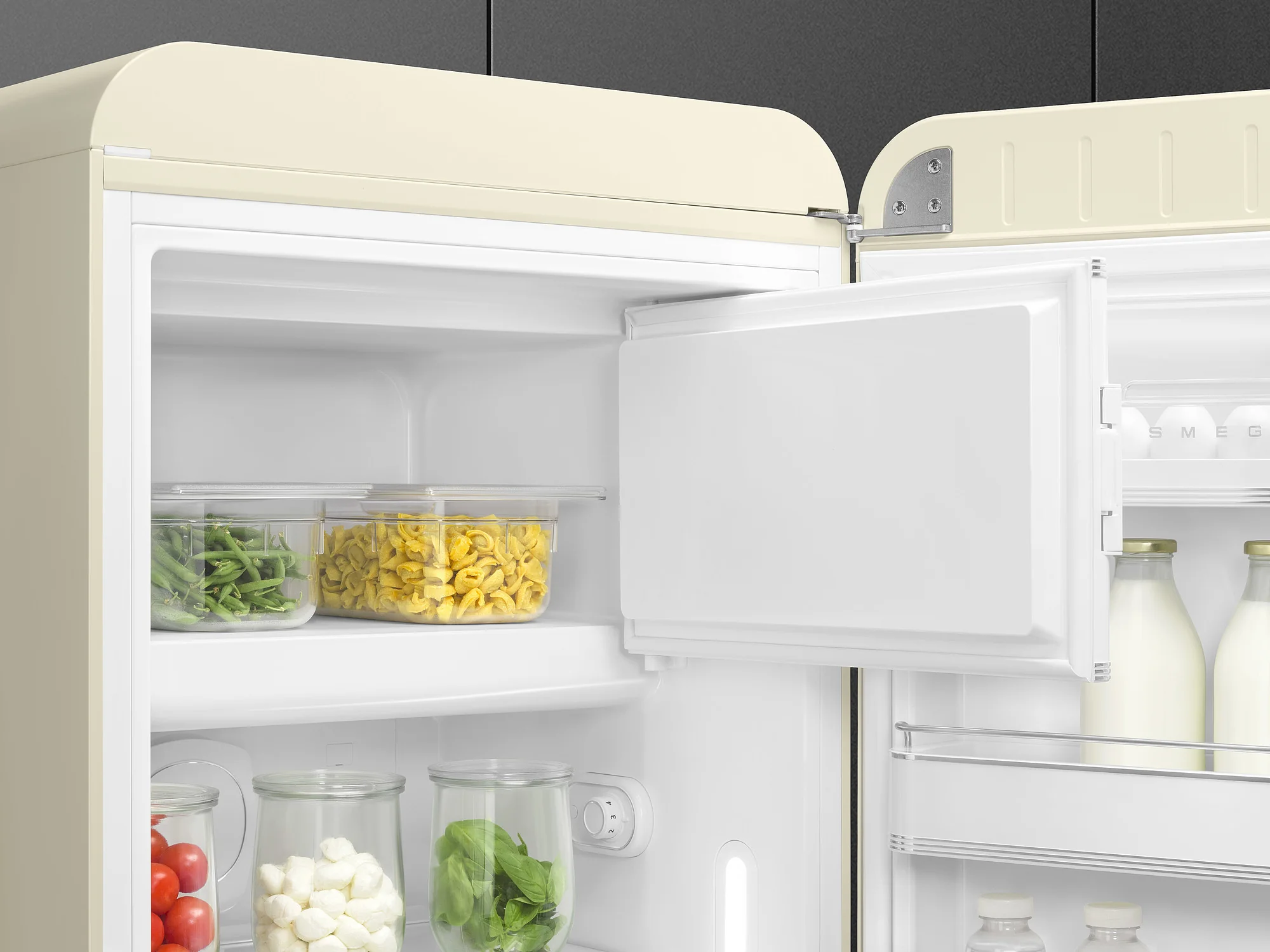 Smeg FAB28RCR5 Retro Fridge - Image 3